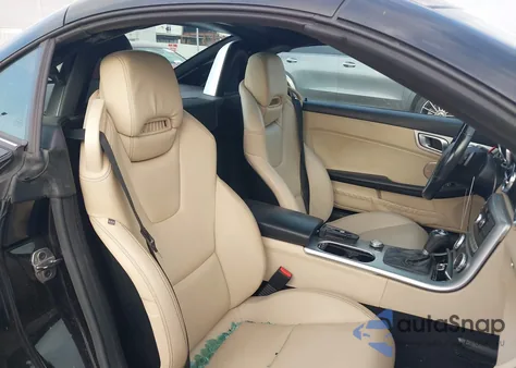 2014 Mercedes-Benz Slk 250 z USA, uszkodzony, nr VIN WDDPK4HAXEF080172